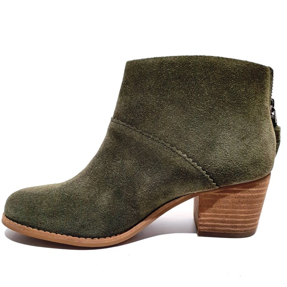 TOMS LEILA SUEDE BOOTIE OLIVE GREEN WOOD STACKED HEEL BACK ZIP W/TASSLE SIZE 8 - Picture 1 of 12